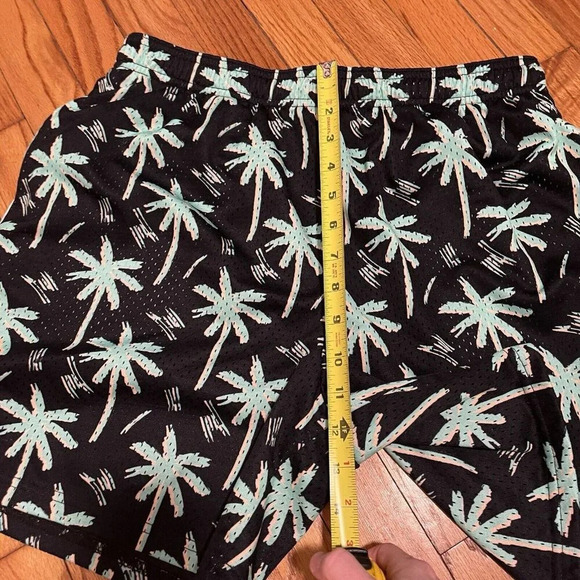 Chubbies Palm Tree Print Mesh 5.5 Inch Shorts Size Large - Picture 5 of 6